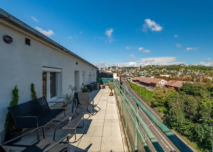 Panorama & Terrace In Center *